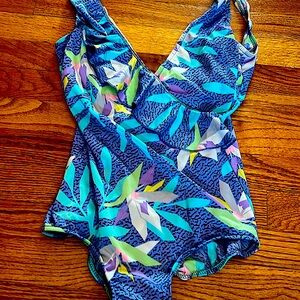 eStewart1pc swimsuit.S12.Sexy ruffle front.Slimming.Soft bra.Back open to waist
